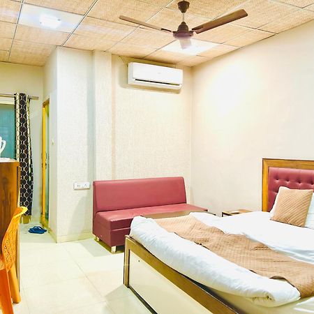 Jagtara Residency Hotel Indore Buitenkant foto
