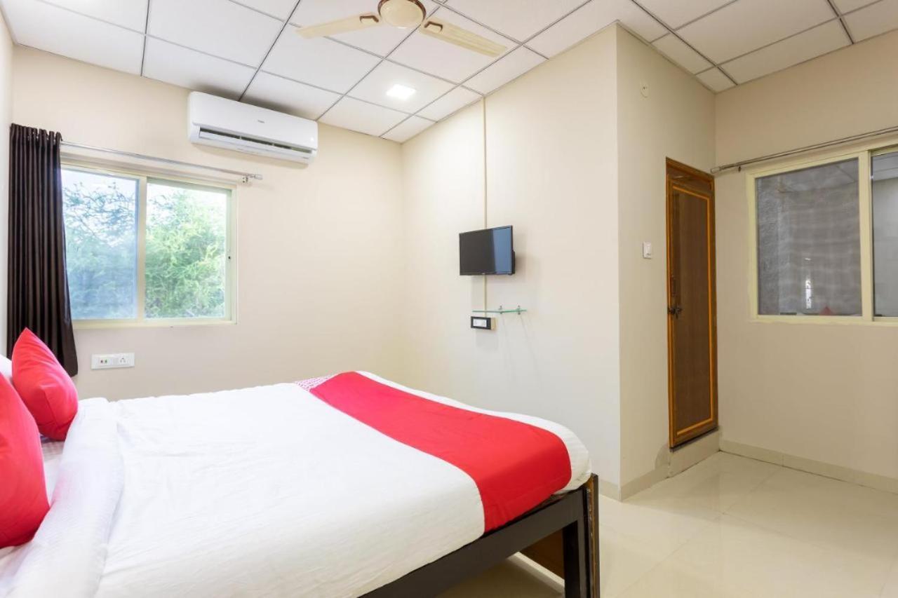 Jagtara Residency Hotel Indore Buitenkant foto