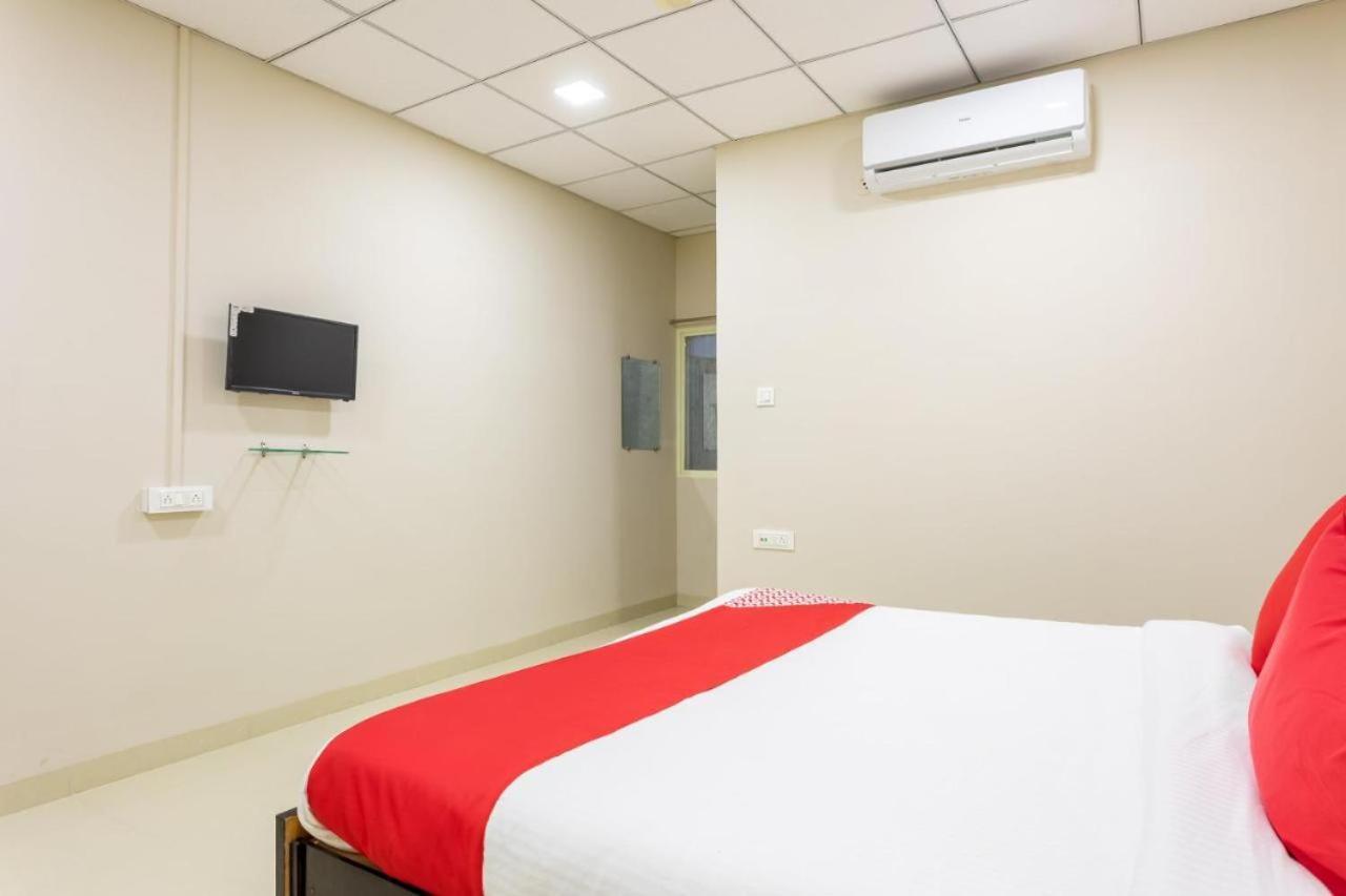 Jagtara Residency Hotel Indore Buitenkant foto