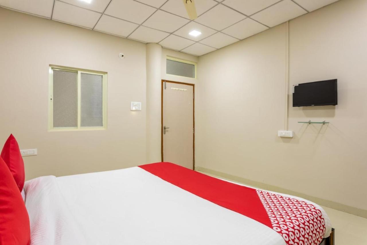 Jagtara Residency Hotel Indore Buitenkant foto